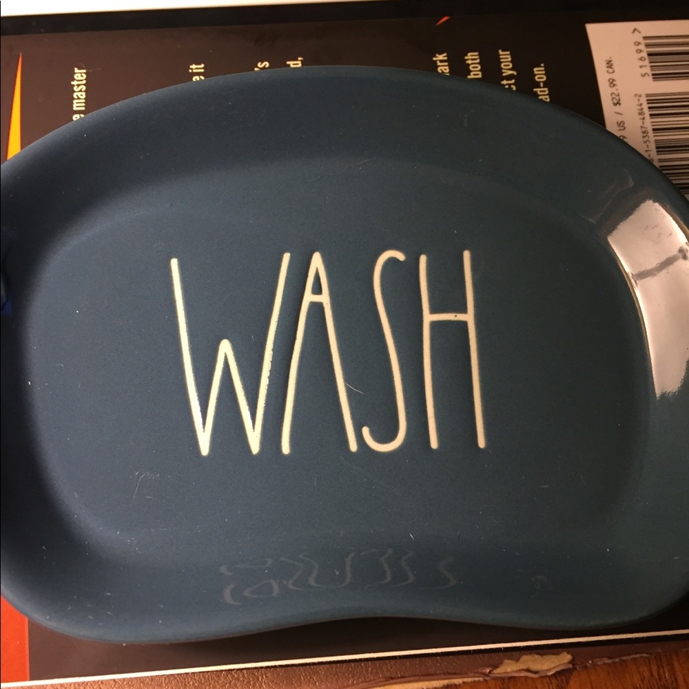 New Rae Dunn soap dish